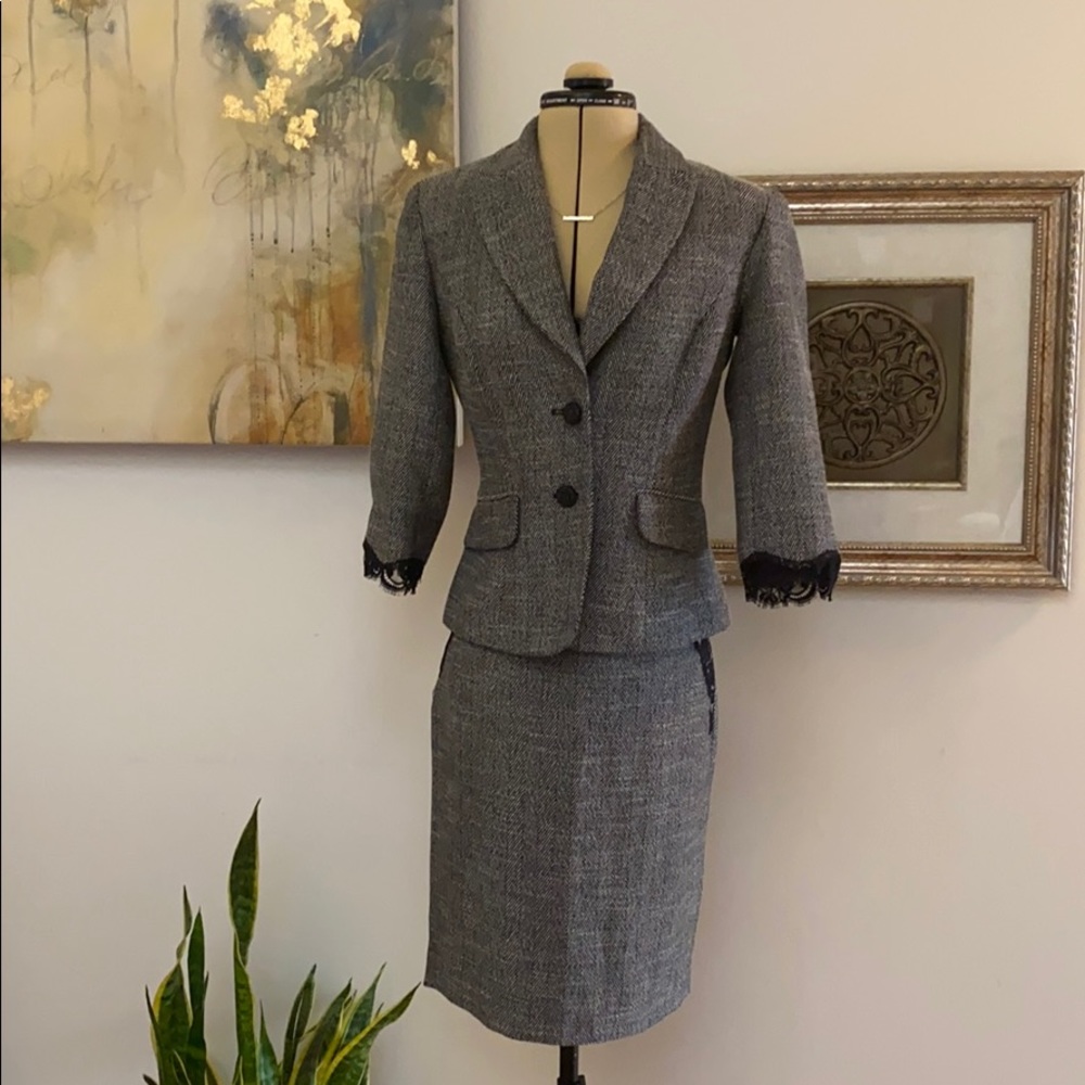 Moda International Suit Jacket+Skirt Sz 4